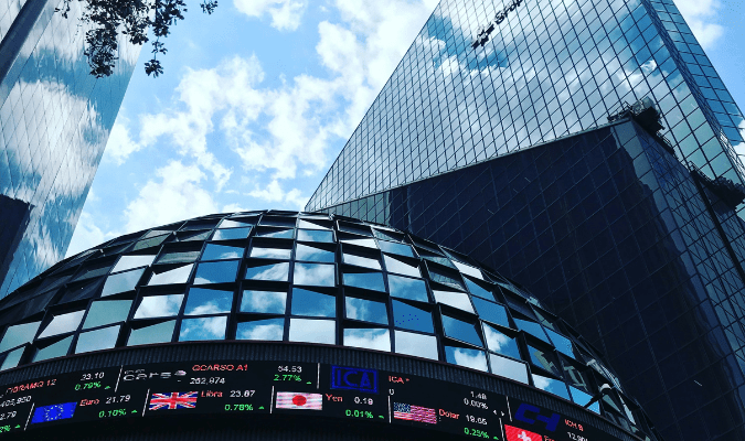 潜在顧客 意味 顕在顧客 違い